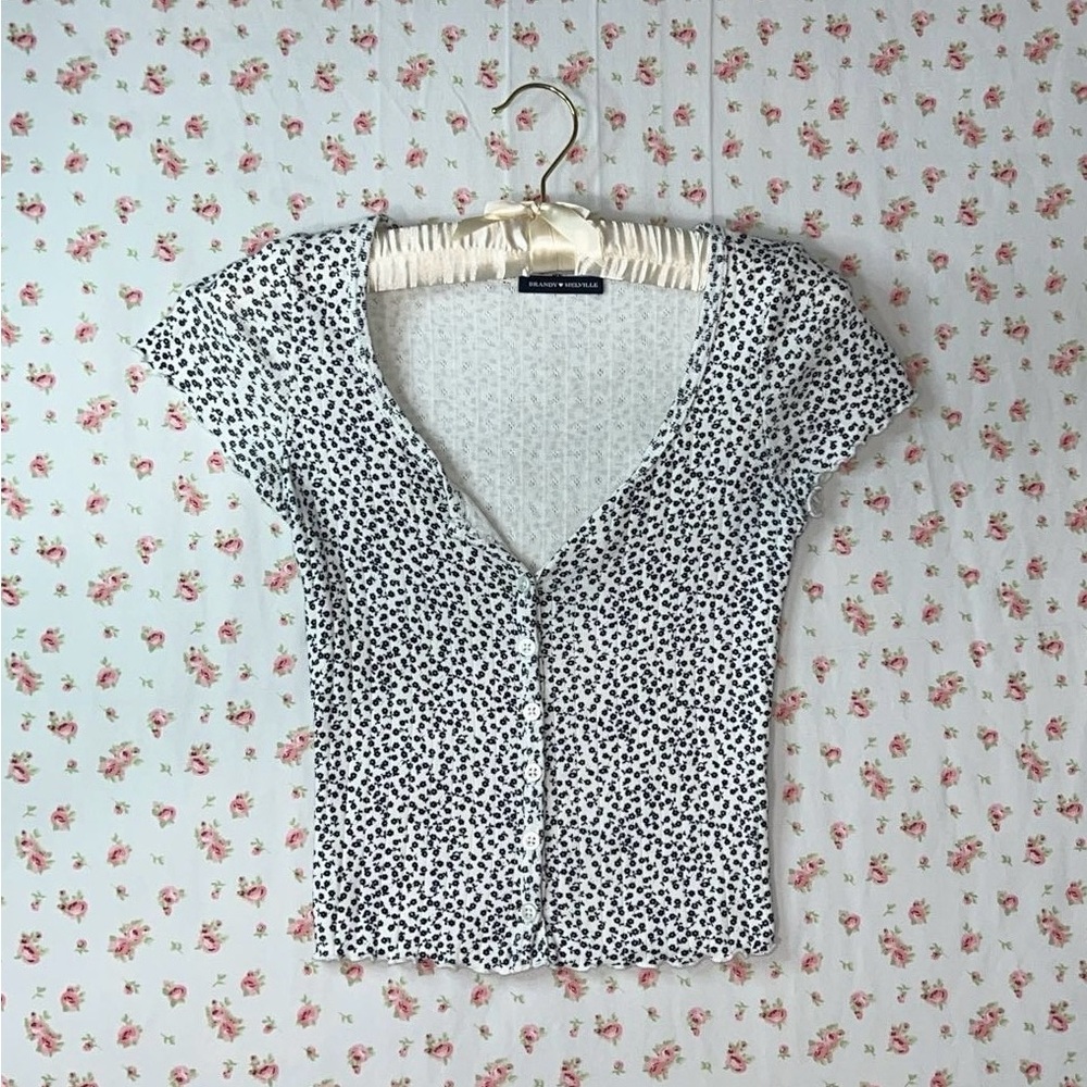 ♡ Brandy Melville Floral Tee ♡